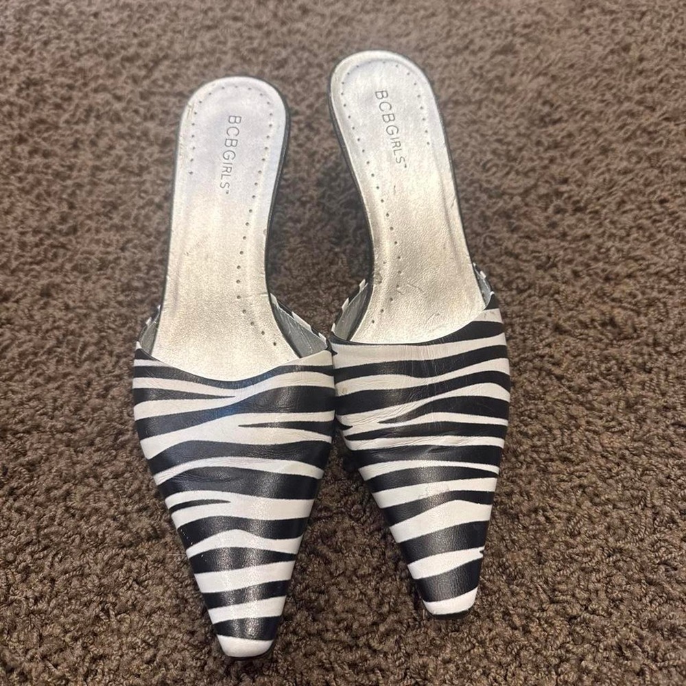 BCBGirls Zebra Print Pointed Toe Mules Black White Kitten Heel Slip On Shoes